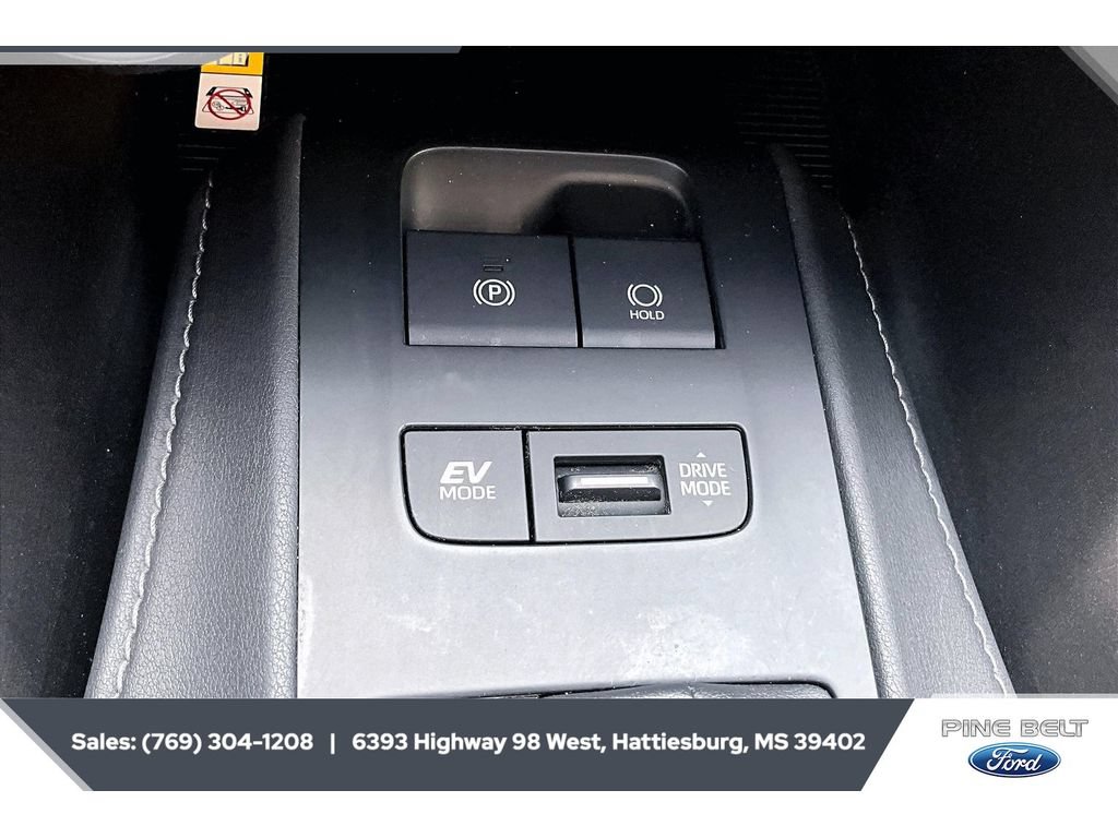 Used 2021 Toyota Venza LE AWD/4WD image 23