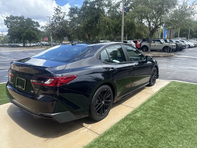 Used 2025 Toyota Camry SE FWD image 2
