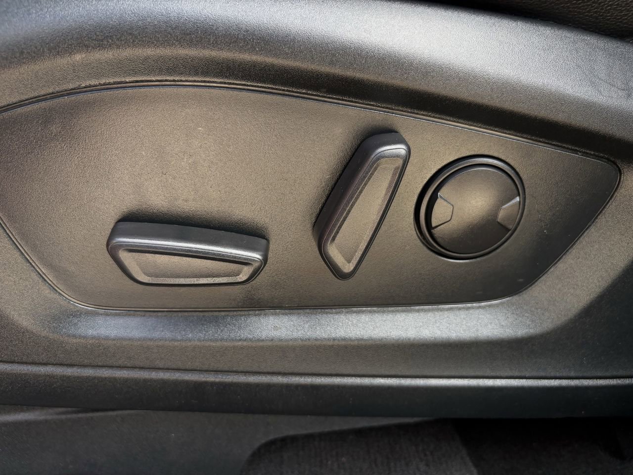 Certified 2022 Ford Explorer ST-Line w/ Class IV Trailer Tow Package image 27