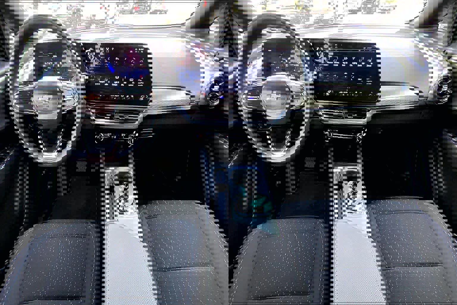 Used 2025 Chevrolet Equinox EV LT image 13