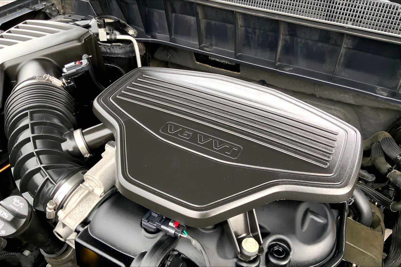 Used 2019 GMC Acadia SLT w/ LPO, Floor Liner Package FWD image 29
