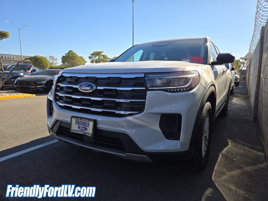 Certified 2025 Ford Explorer Active RWD image 2