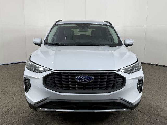 Certified 2025 Ford Escape Platinum AWD/4WD image 2
