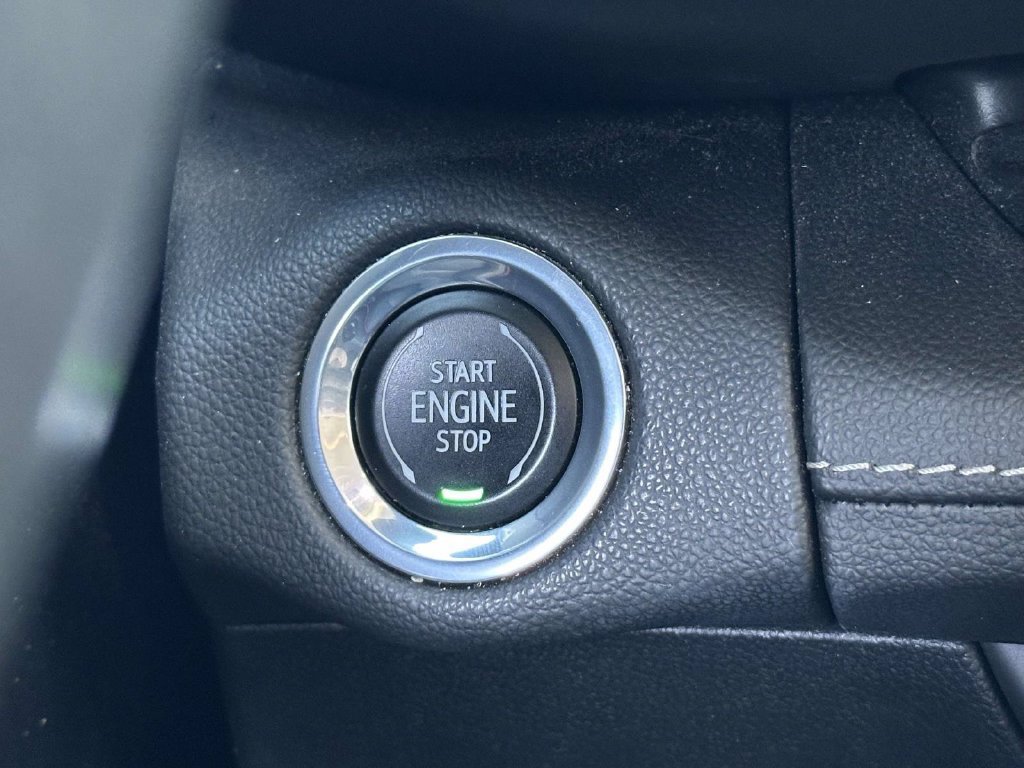 Used 2023 Buick Envision Essence w/ Sport Touring Package AWD/4WD image 11