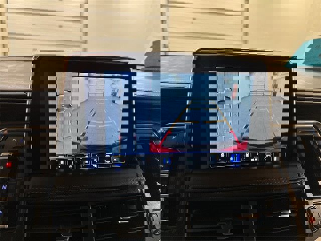 Used 2023 Chevrolet Suburban Z71 w/ Off-Road Capability Package image 15