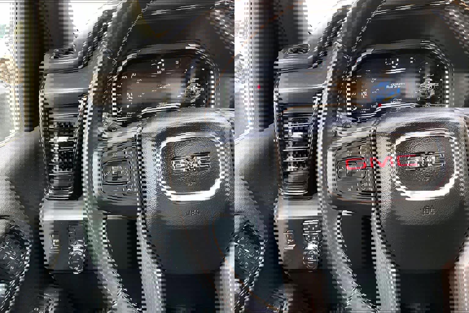 Used 2025 GMC Sierra 2500 AT4 w/ AT4 Premium Plus Package image 24