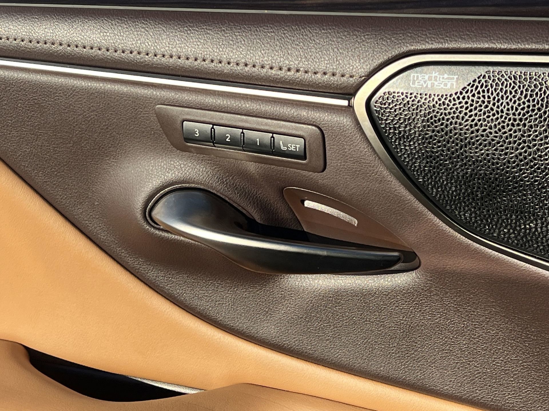 Used 2019 Lexus ES 350 image 19