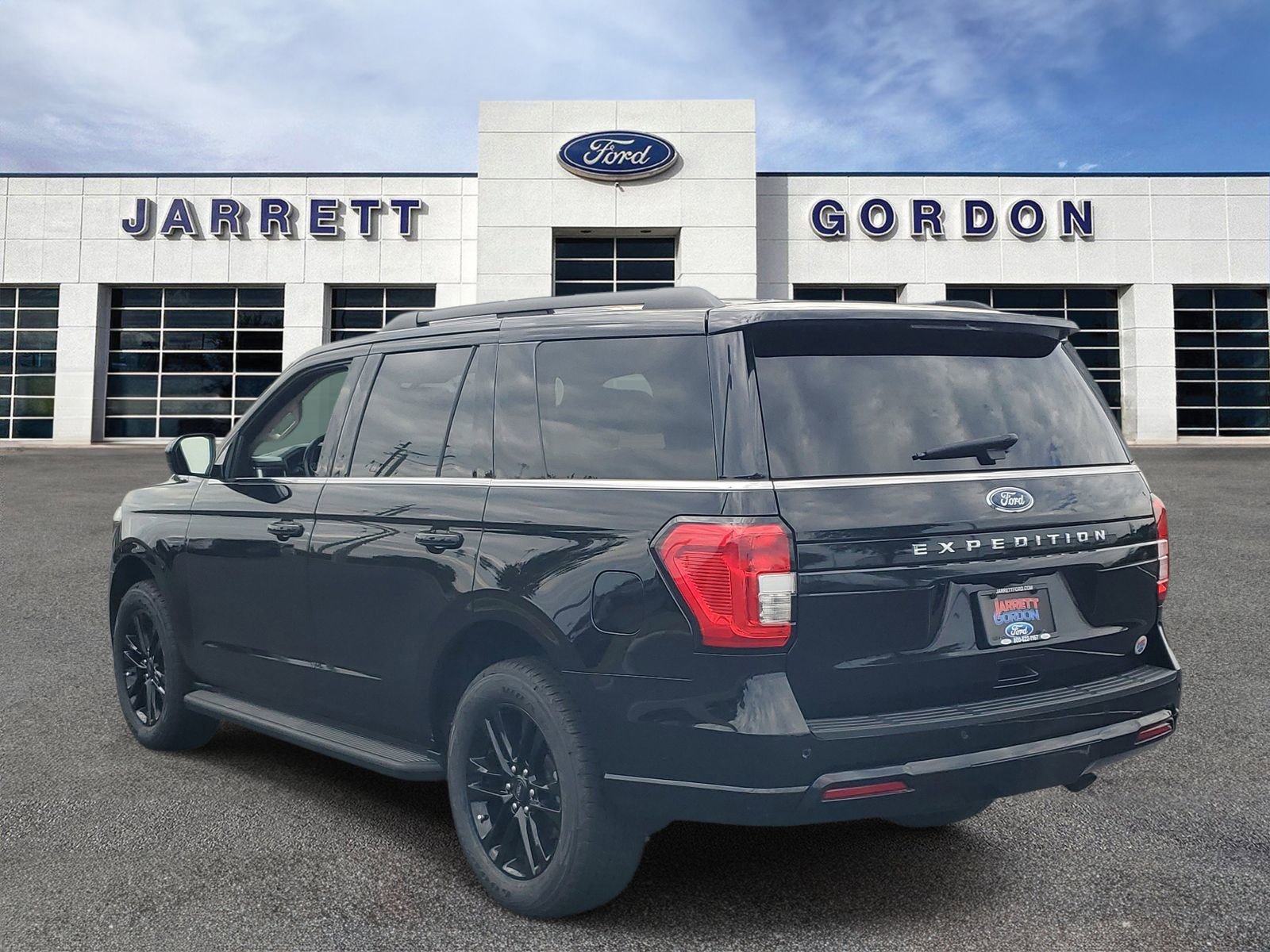 Certified 2024 Ford Expedition XLT AWD/4WD image 3