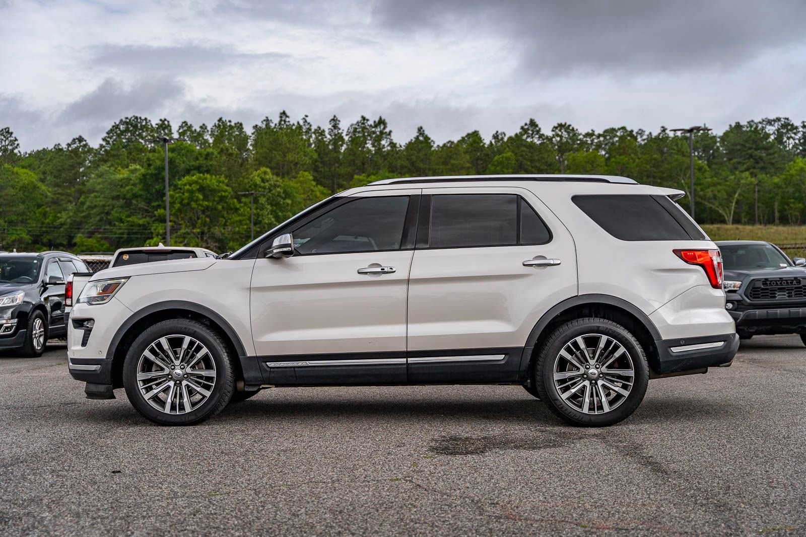 Certified 2018 Ford Explorer Platinum AWD/4WD image 4
