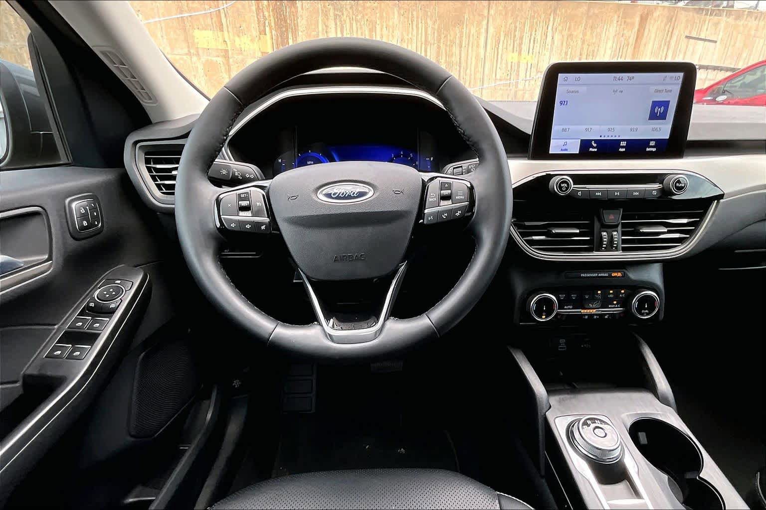 Certified 2022 Ford Escape SEL w/ Technology Package FWD image 6