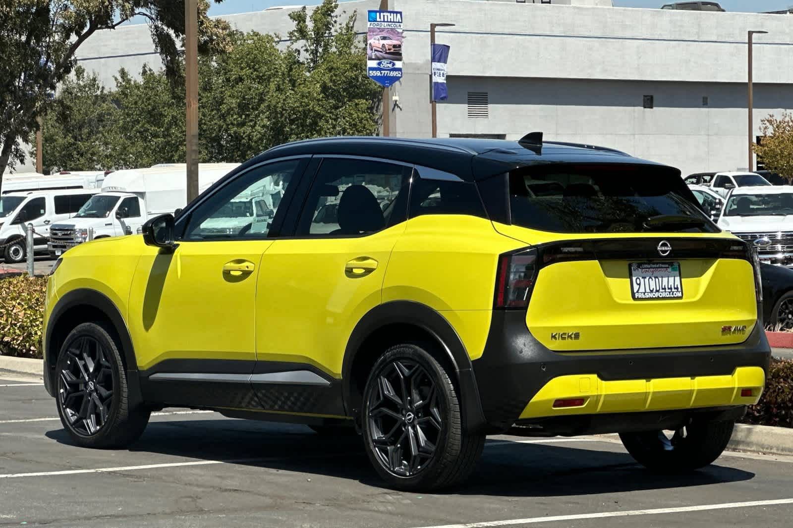 Used 2025 Nissan Kicks SR AWD/4WD image 7