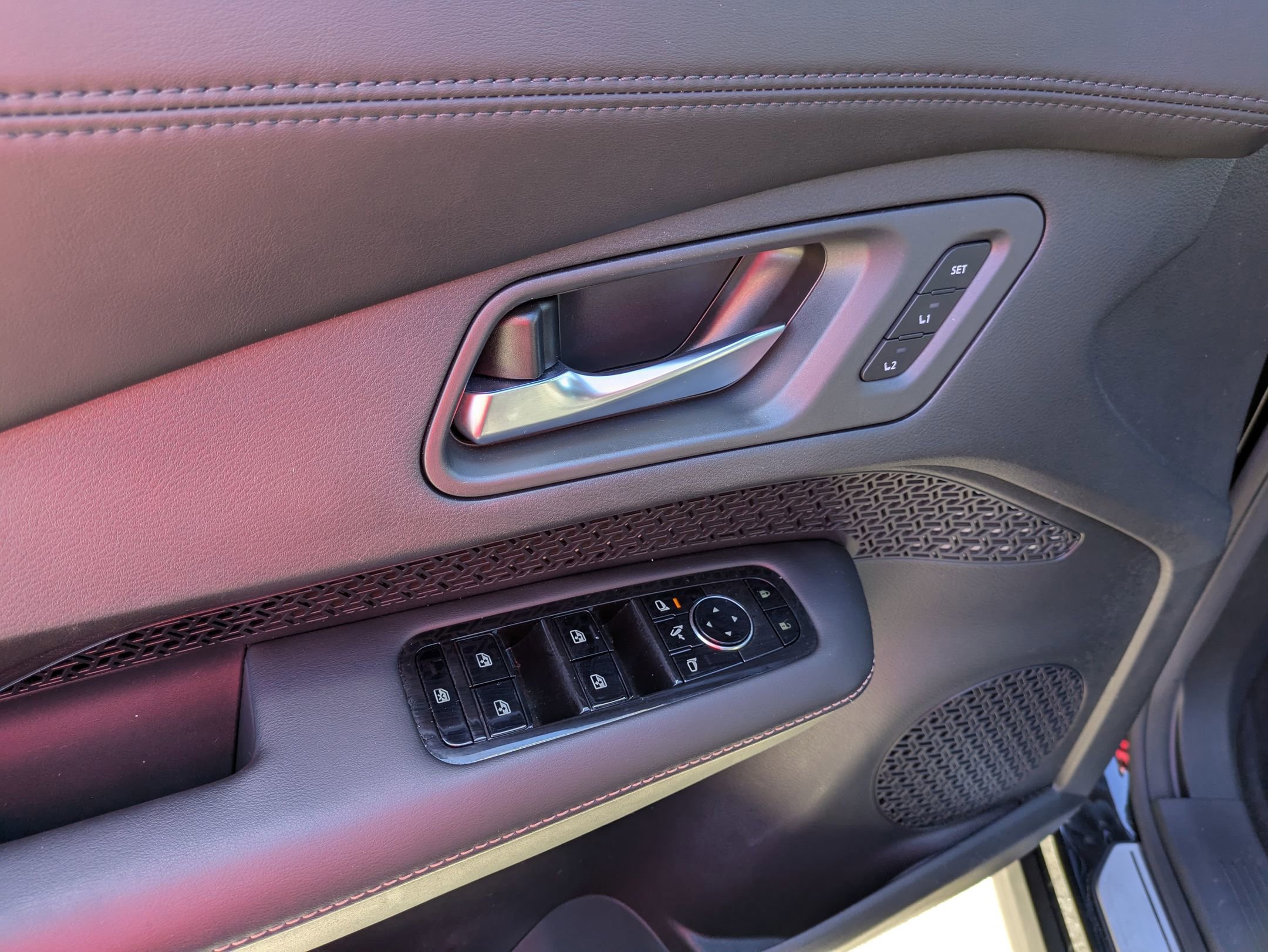 Used 2023 Nissan Ariya FWD image 16