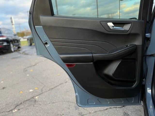 Certified 2025 Ford Escape ST-Line Elite image 24