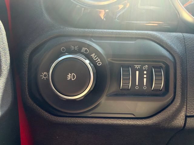 Used 2021 Jeep Wrangler Unlimited Sahara AWD/4WD image 26