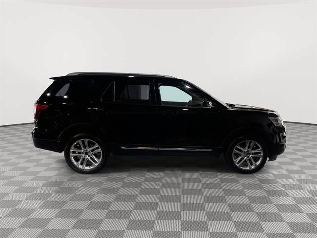 Certified 2017 Ford Explorer XLT w/ Equipment Group 202A AWD/4WD image 6
