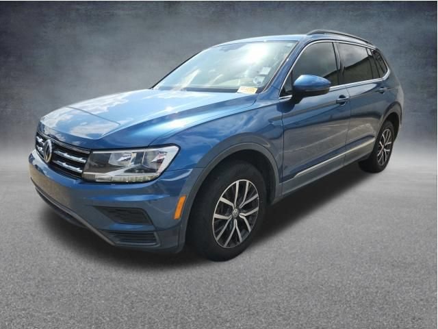Used 2020 Volkswagen Tiguan SE w/ Panoramic Sunroof Package FWD image 4