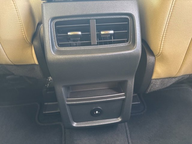 Certified 2024 Ford Edge SE image 17