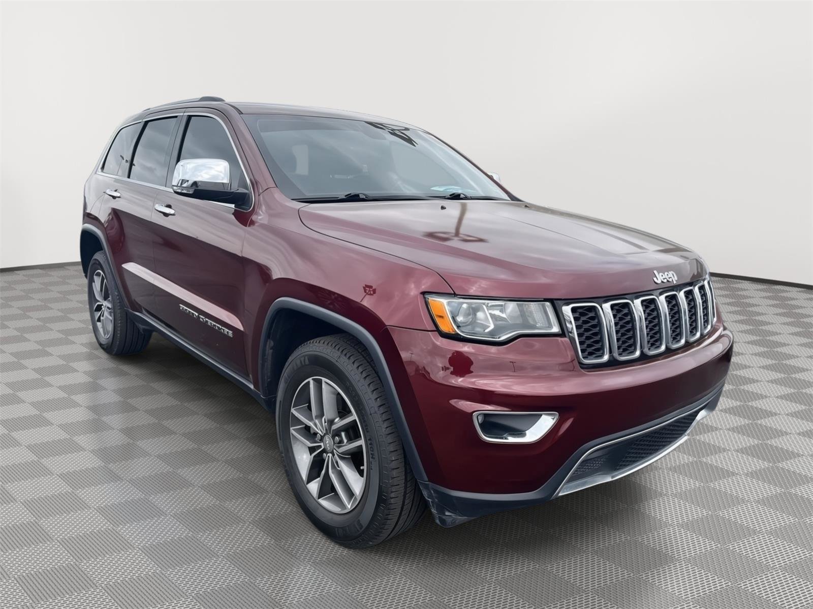 Used 2017 Jeep Grand Cherokee Limited AWD/4WD image 3
