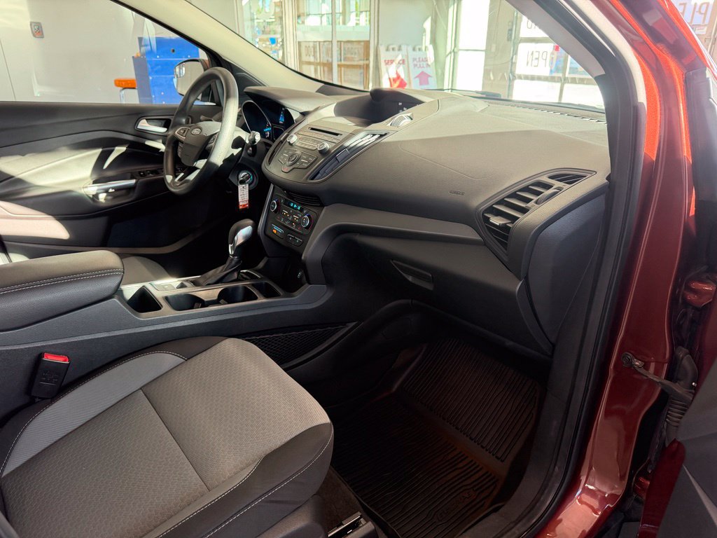Certified 2018 Ford Escape SE AWD/4WD image 19