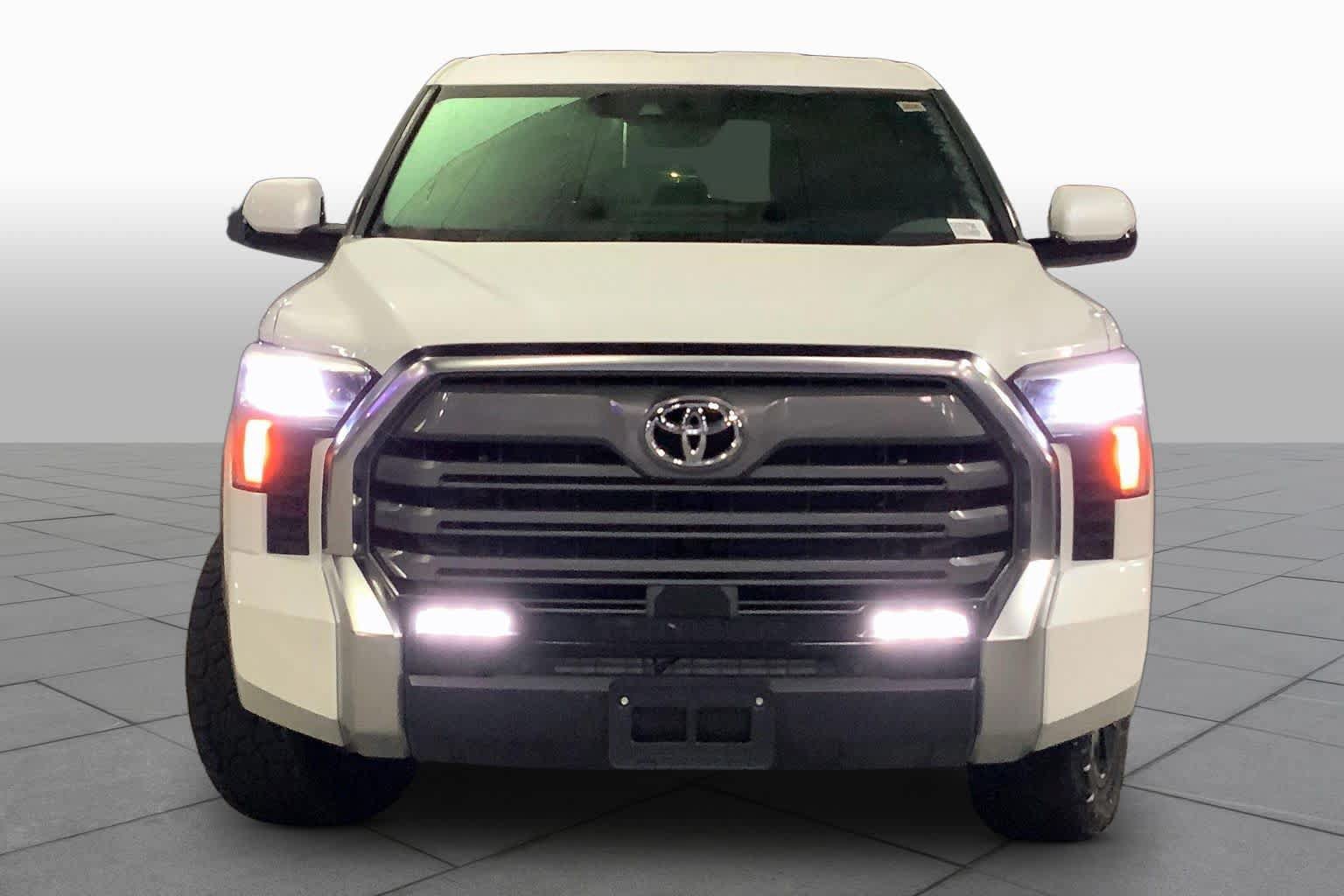 Used 2025 Toyota Tundra Limited AWD/4WD image 4