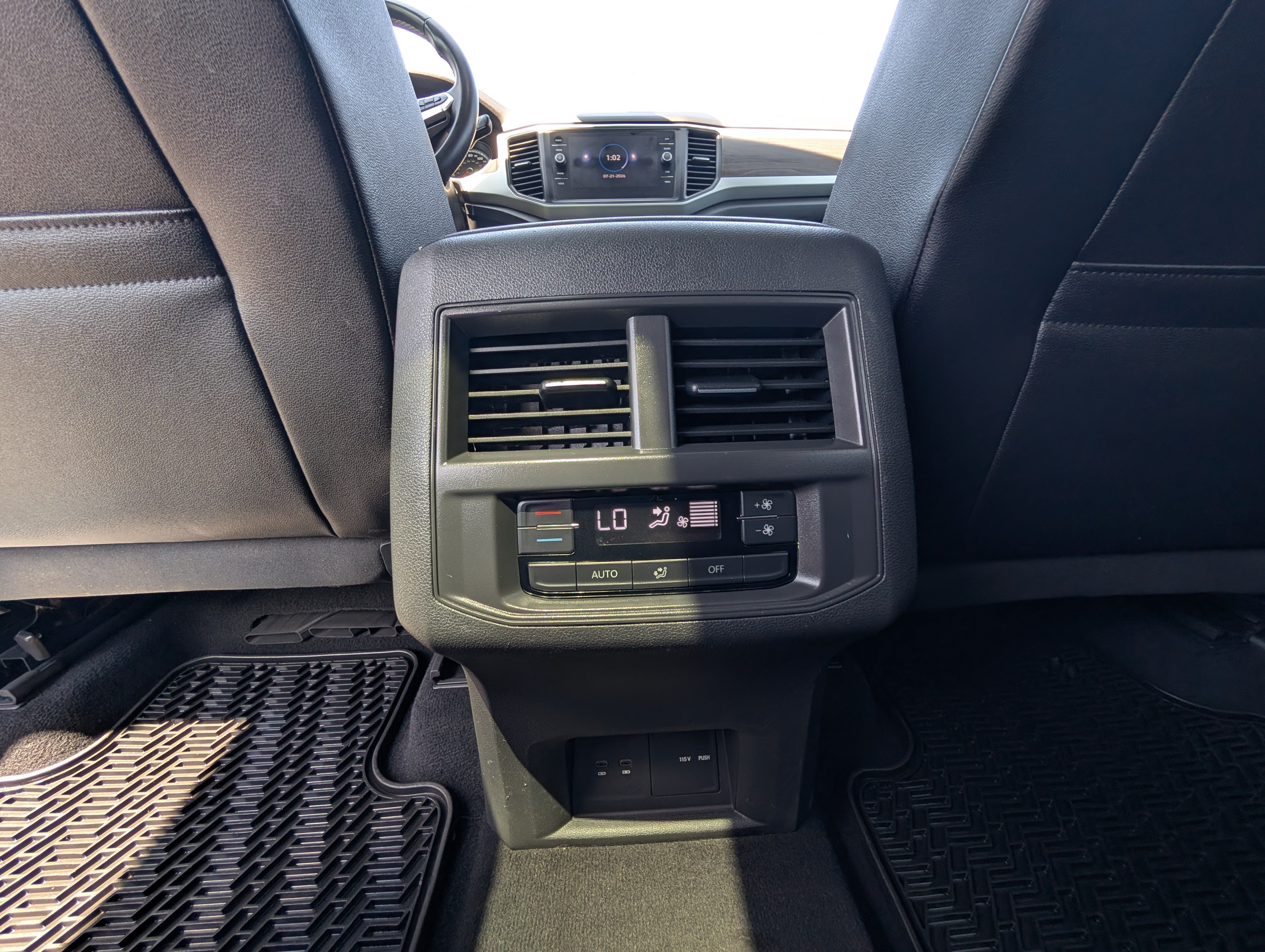 Used 2021 Volkswagen Atlas SE w/ Panoramic Sunroof Package AWD/4WD image 18