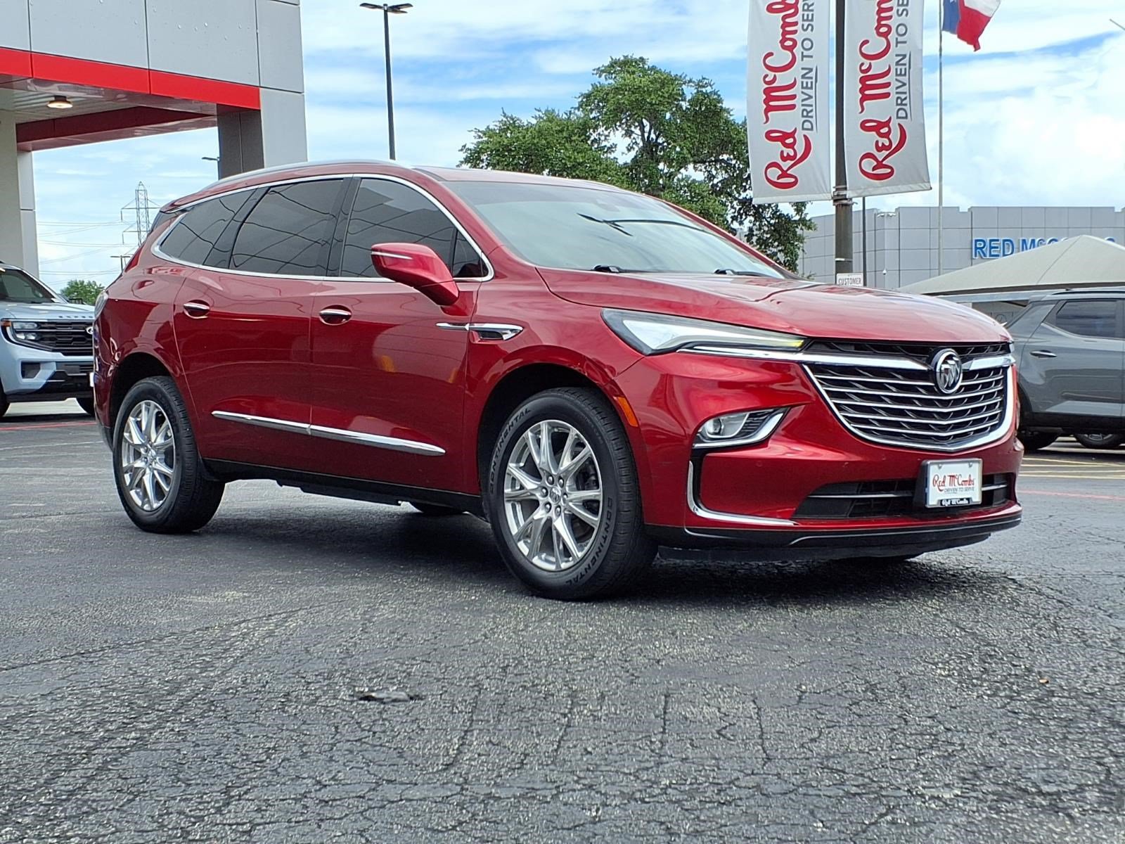 Used 2023 Buick Enclave Essence w/ Experience Buick Package FWD image 4