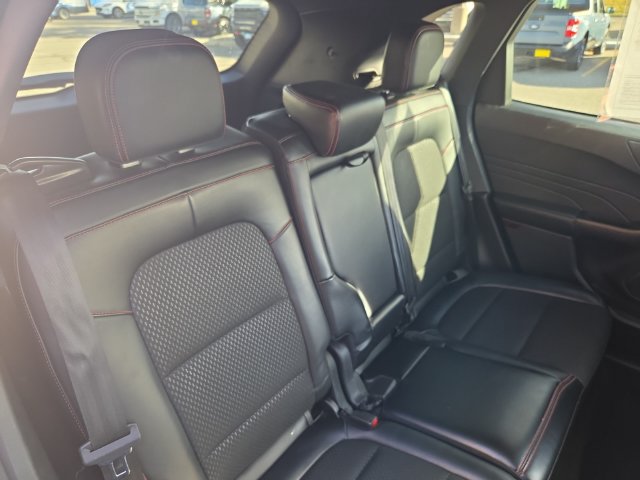 Certified 2025 Ford Escape ST-Line AWD/4WD image 19
