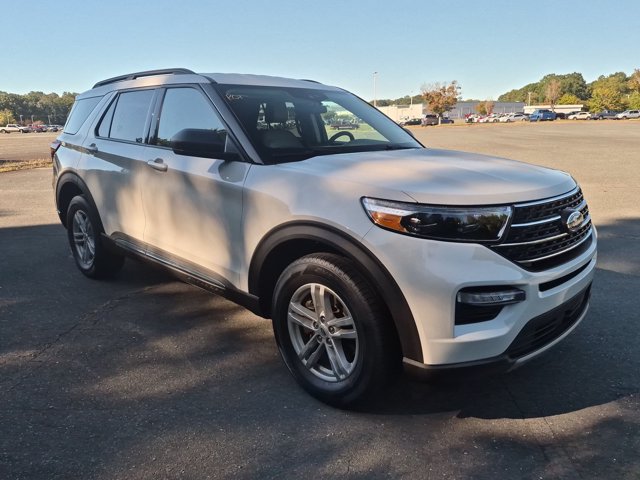 Certified 2023 Ford Explorer XLT w/ Equipment Group 202A AWD/4WD image 2