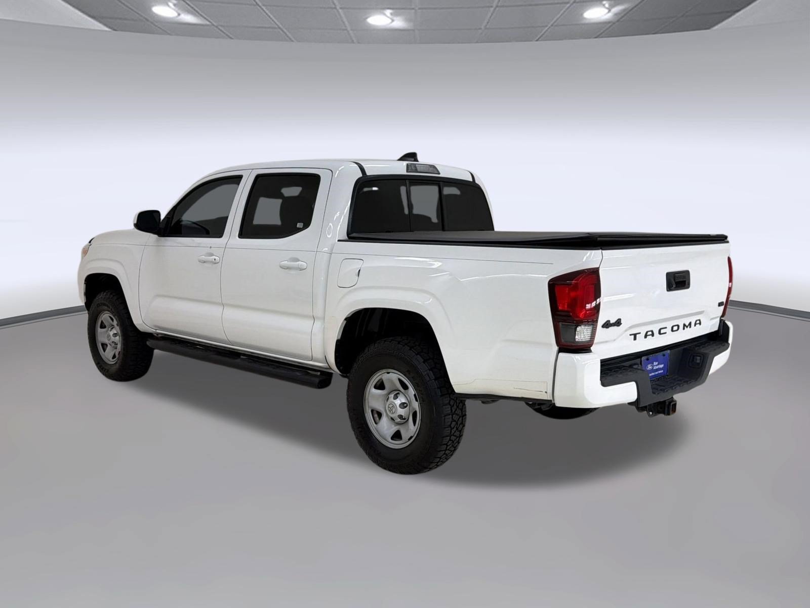 Used 2022 Toyota Tacoma SR AWD/4WD image 3