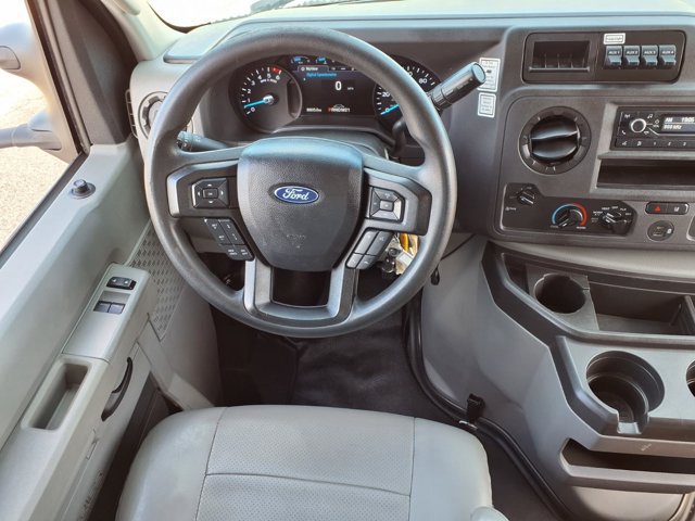 Certified 2022 Ford E-350 and Econoline 350 Super Duty RWD image 5