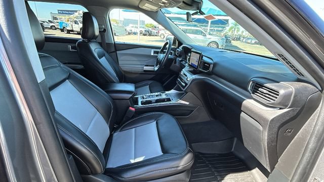 Certified 2022 Ford Explorer XLT w/ Equipment Group 202A AWD/4WD image 11