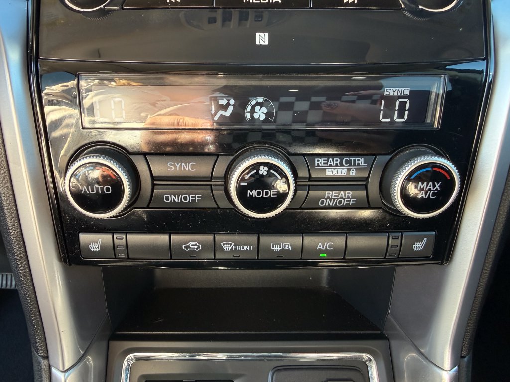Used 2021 Subaru Ascent Limited w/ Technology Package AWD/4WD image 31
