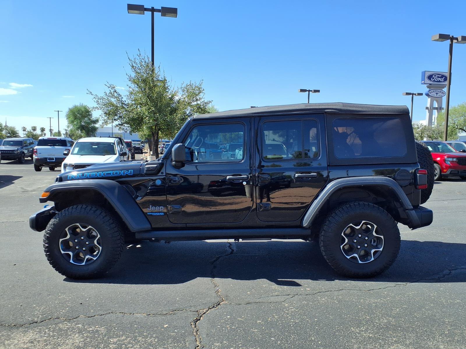Used 2022 Jeep Wrangler Unlimited Rubicon 4xe AWD/4WD image 3
