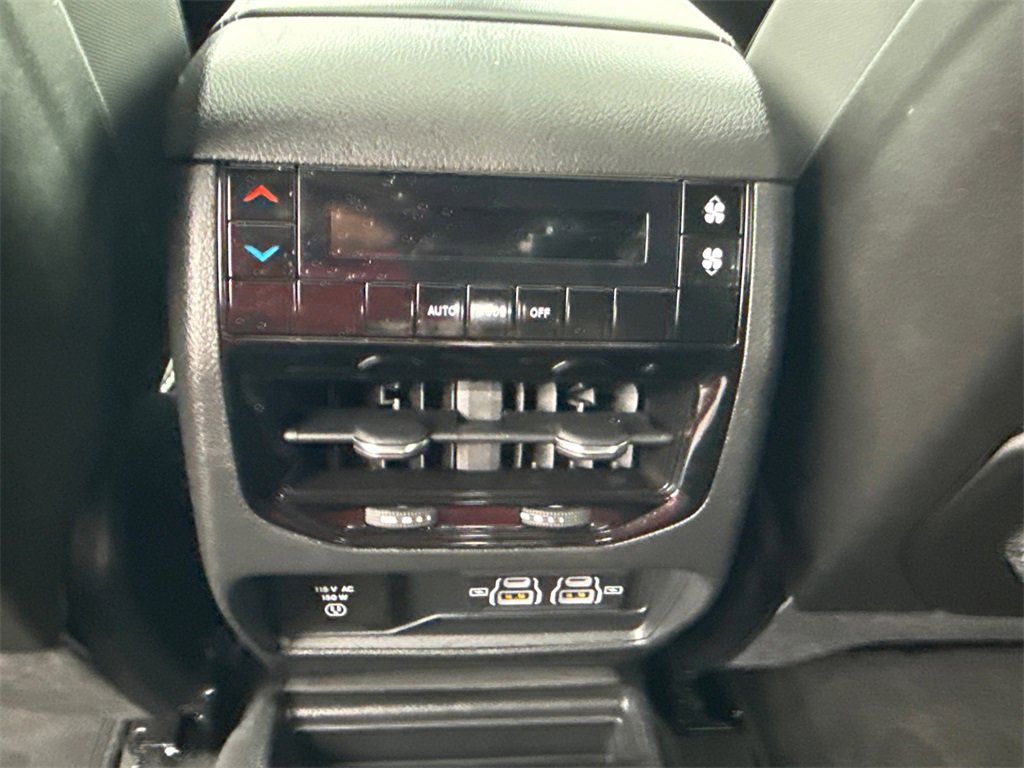 Used 2025 Jeep Grand Cherokee L Altitude image 24