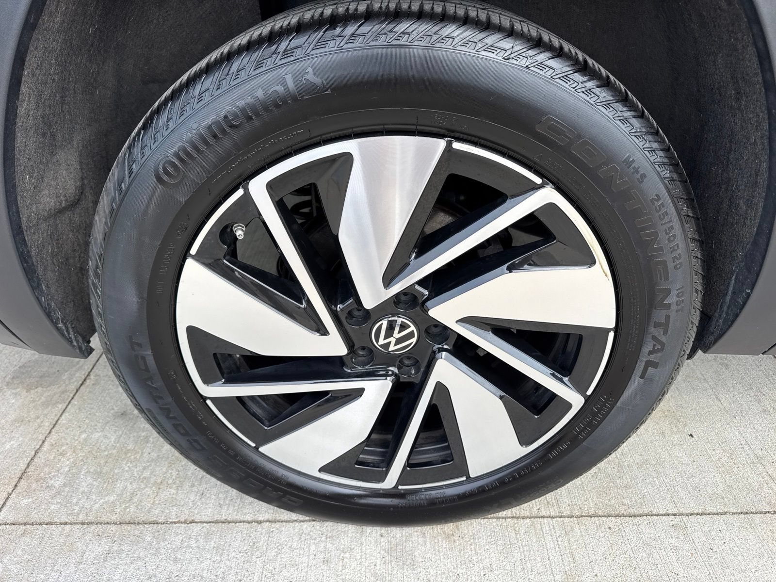Used 2024 Volkswagen Atlas SE AWD/4WD image 21