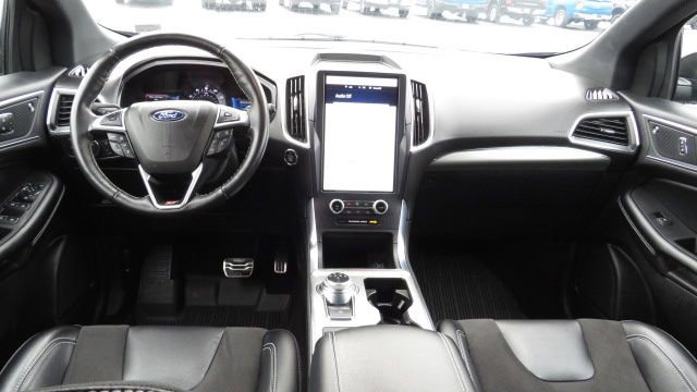 Certified 2022 Ford Edge ST w/ Equipment Group 401A image 9