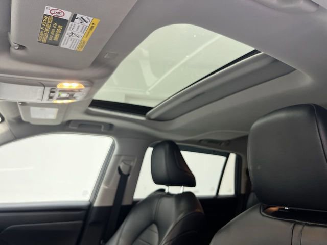 Used 2022 Toyota Highlander XLE FWD image 17
