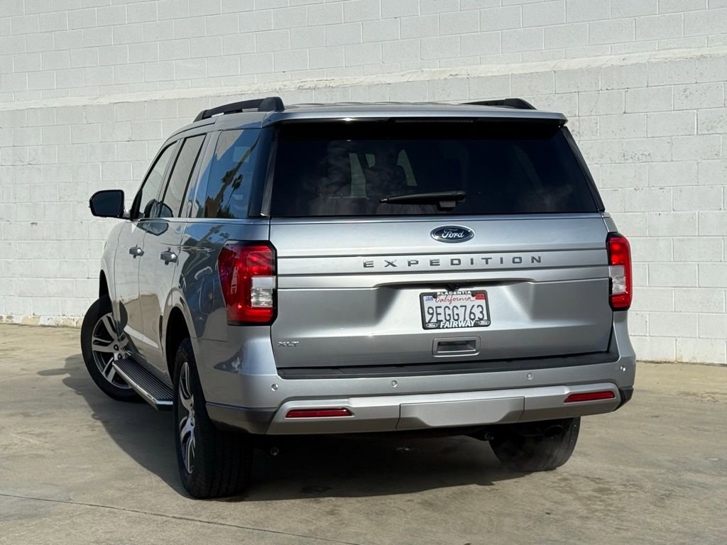 Certified 2023 Ford Expedition XLT image 5