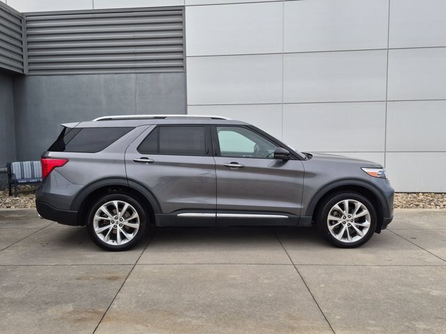 Certified 2021 Ford Explorer Platinum w/ Equipment Group 601A AWD/4WD image 3
