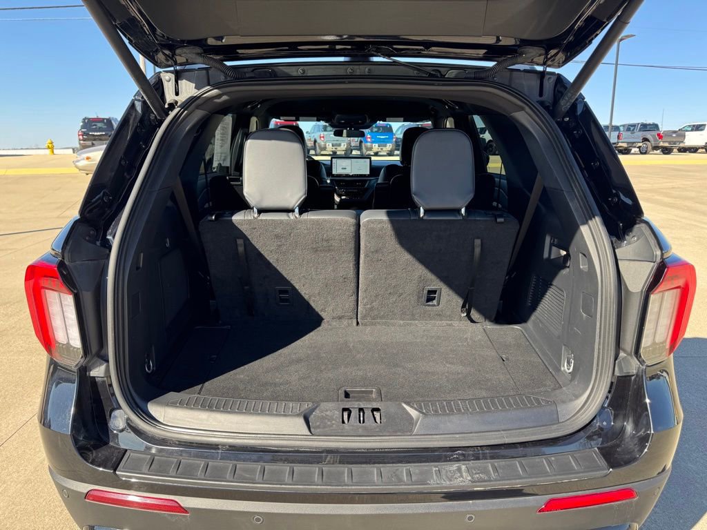 Certified 2025 Ford Explorer ST-Line image 38