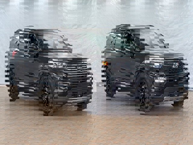 Certified 2023 Ford Explorer XLT w/ Equipment Group 202A image 1