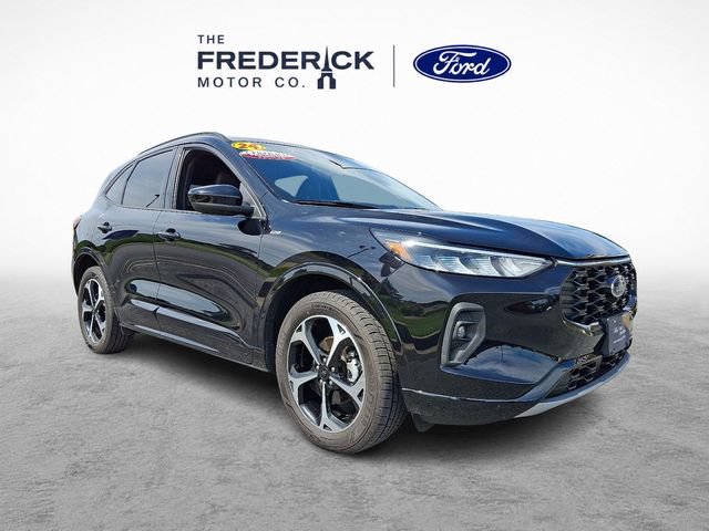 Certified 2024 Ford Escape ST-Line Select w/ Tech Pack #2 AWD/4WD image 3