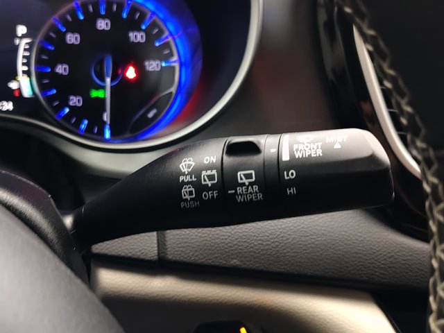Used 2024 Chrysler Pacifica Touring-L FWD image 37