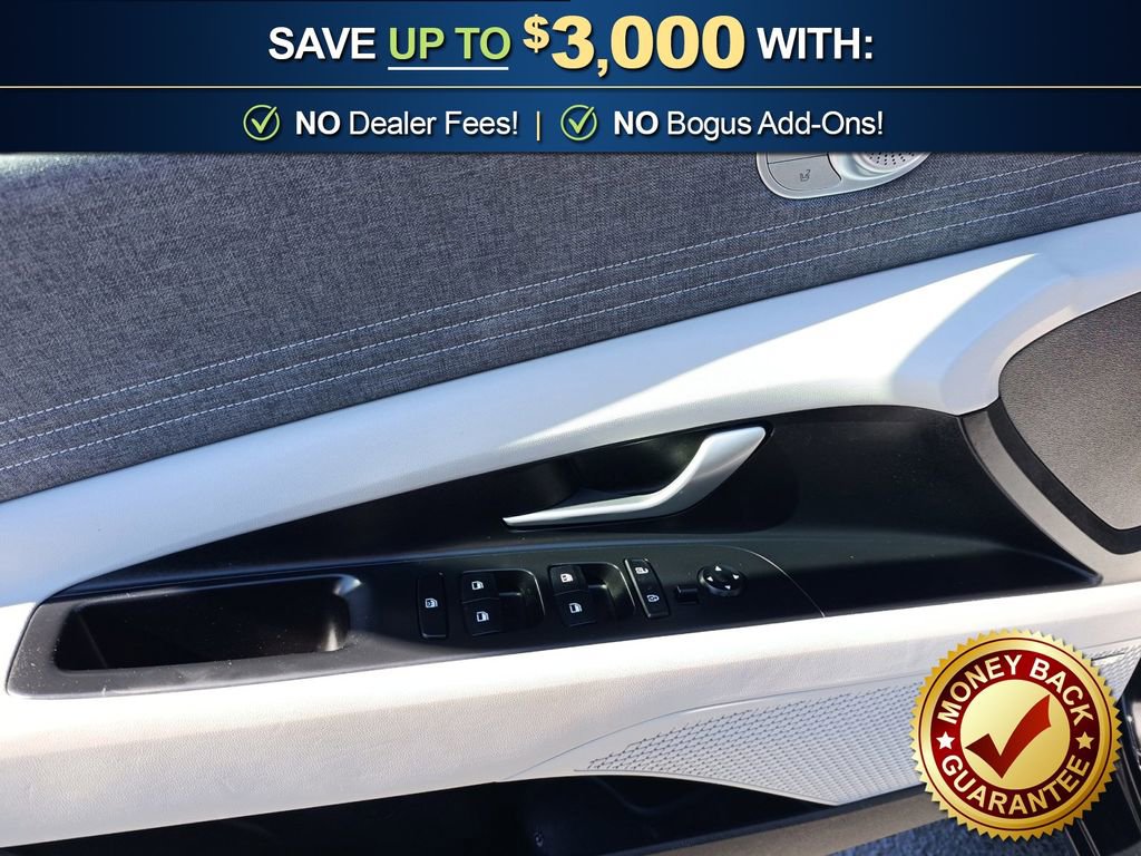 Used 2023 Hyundai Elantra Limited w/ Cargo Package FWD image 16