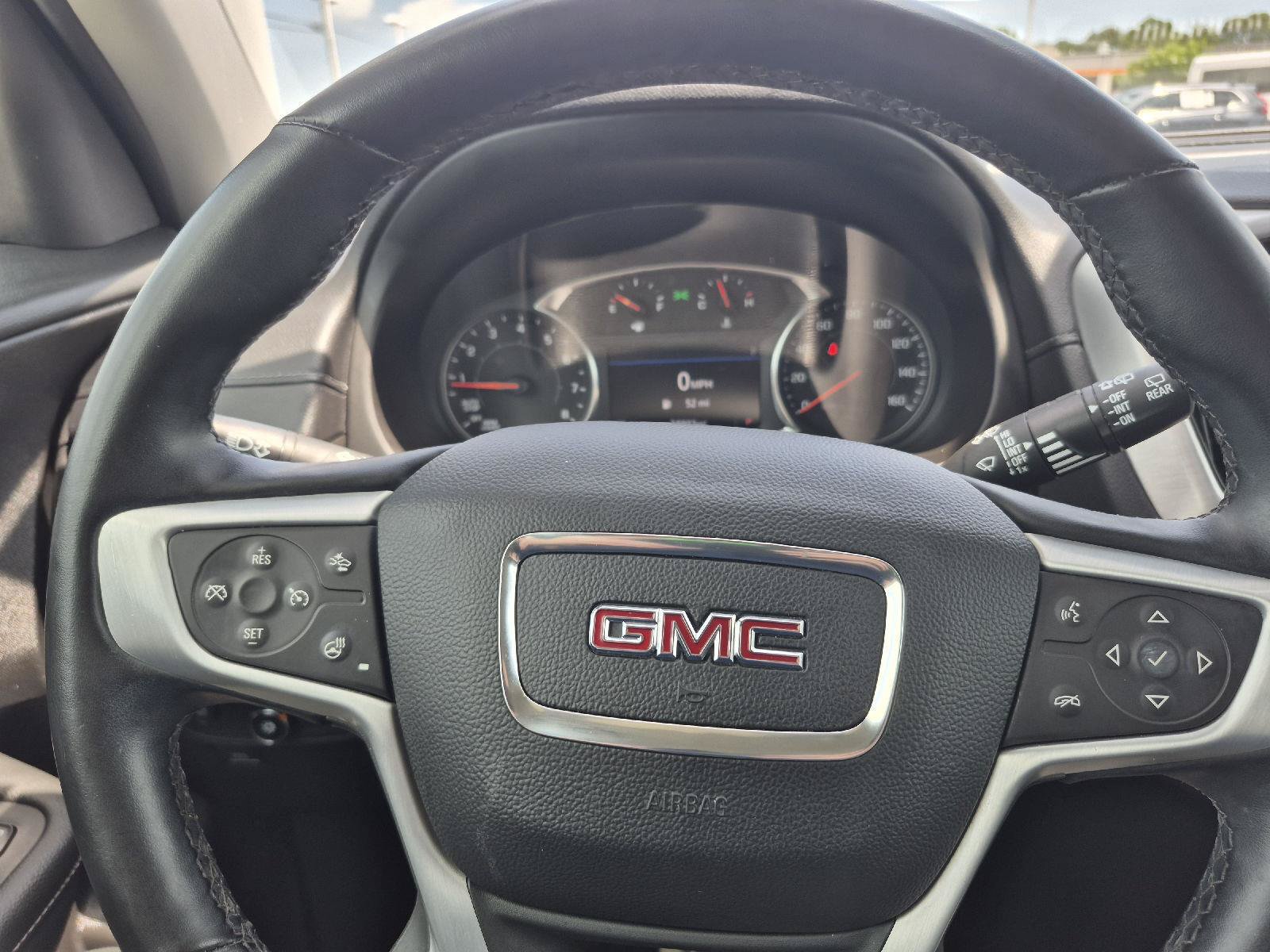 Used 2024 GMC Terrain SLT FWD image 9