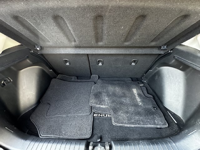 Used 2023 Hyundai Venue SEL FWD image 40