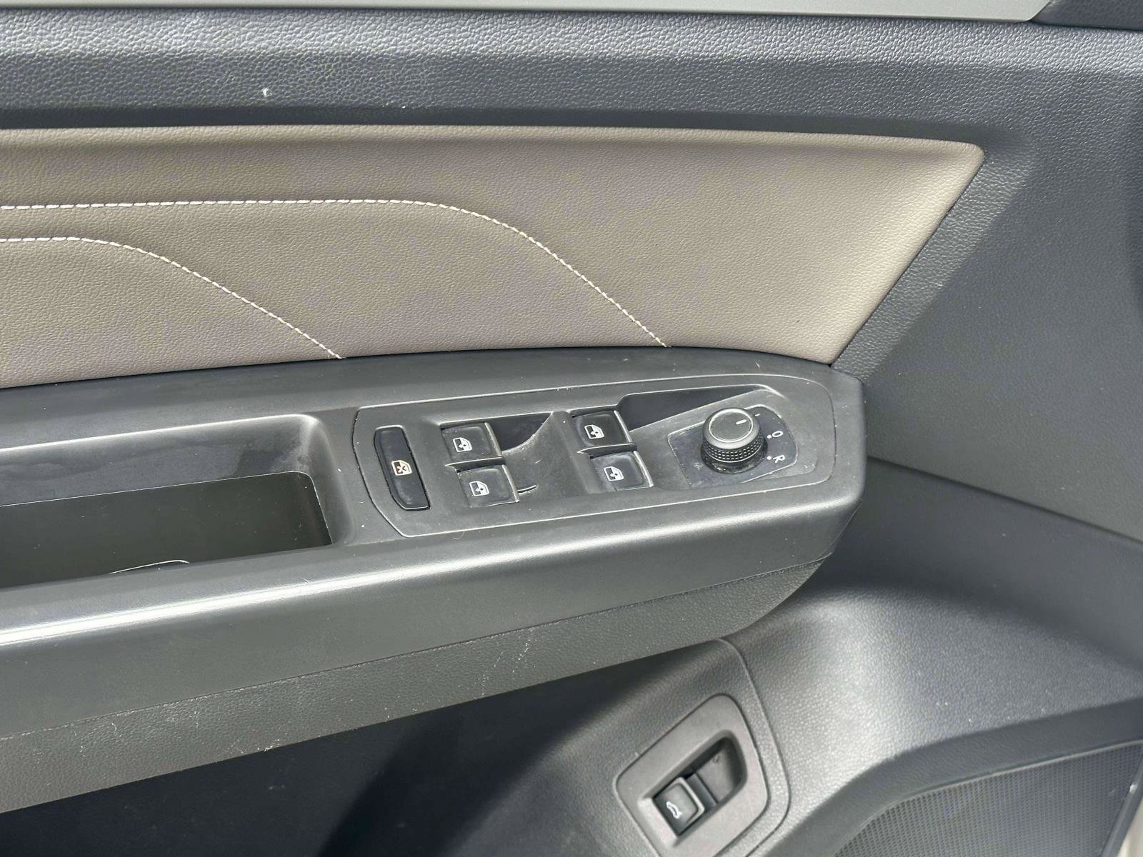 Used 2023 Volkswagen Atlas Cross Sport SEL R-Line image 16