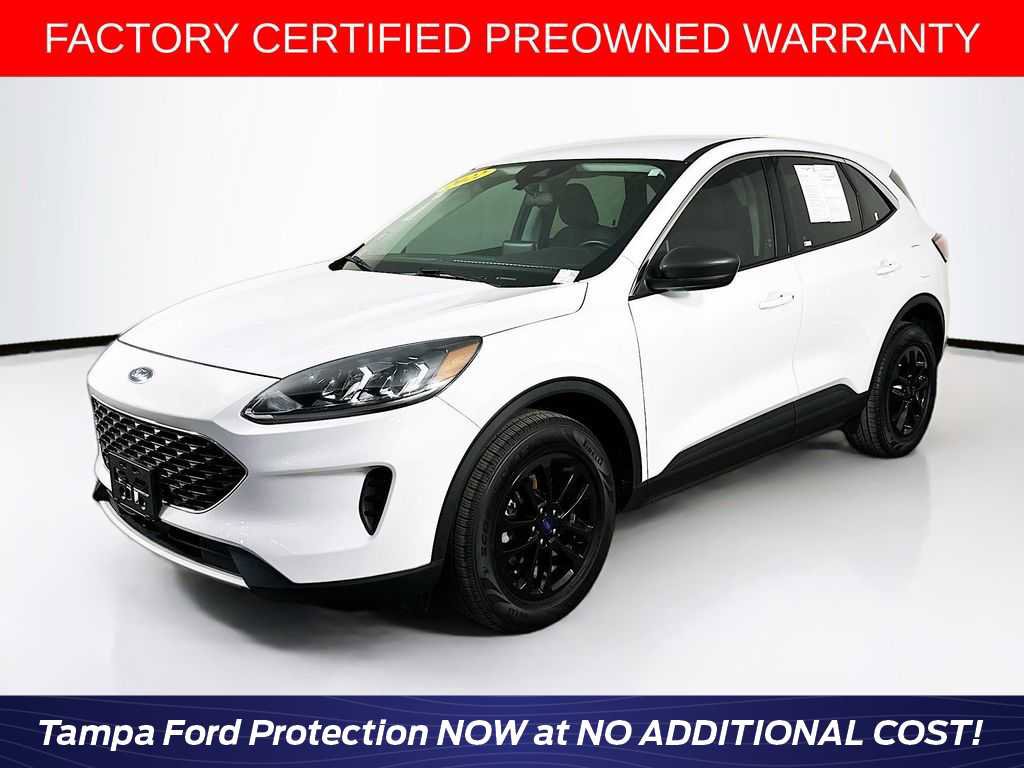 Certified 2022 Ford Escape SE w/ Cold Weather Package image 1