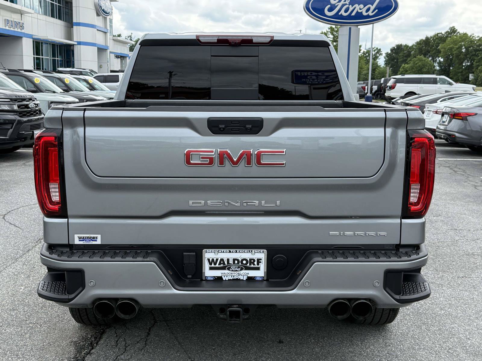 Used 2025 GMC Sierra 1500 Denali w/ Denali Reserve Package AWD/4WD image 3
