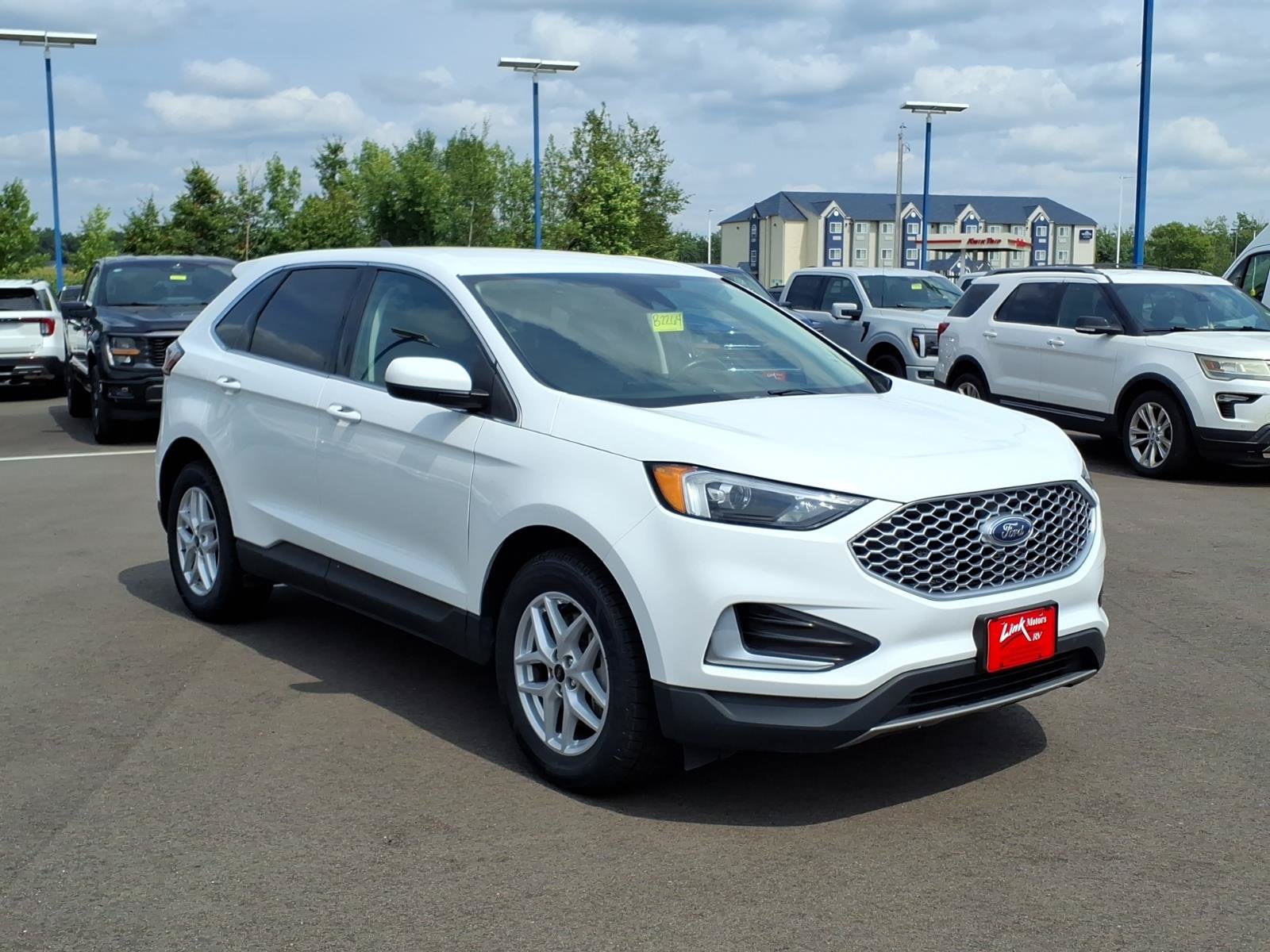 Certified 2024 Ford Edge SEL AWD/4WD image 8
